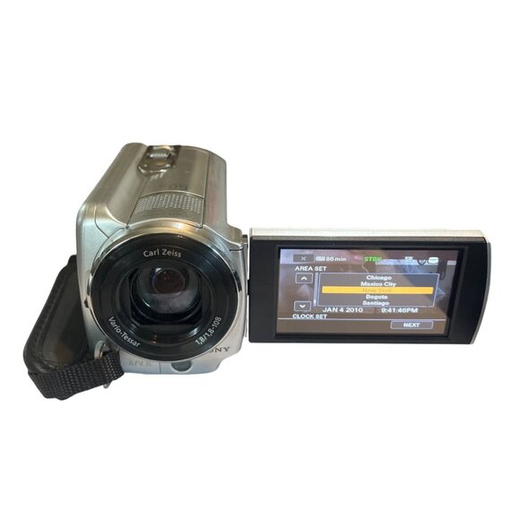 Sony Handycam DCR-SR68 60X Zoom Digital Camcorder Tested - Picture 2 of 9